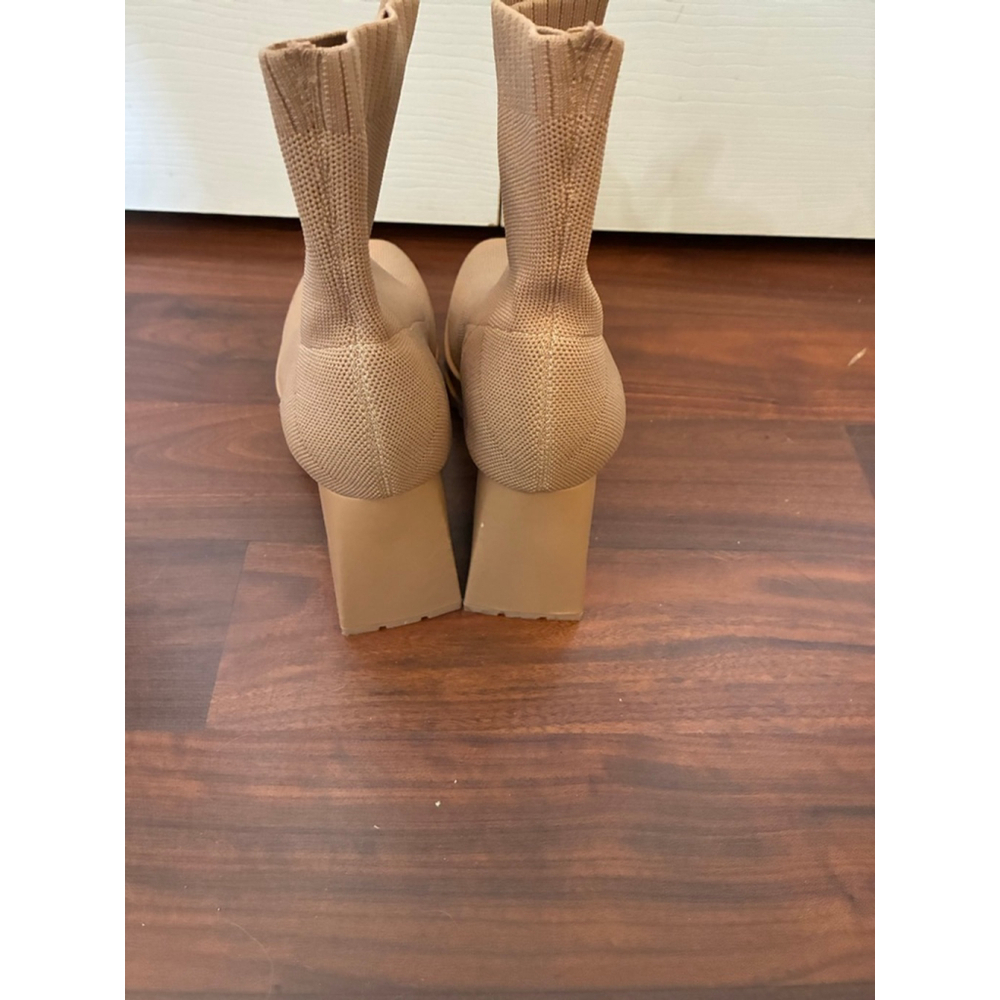 Women's Unbranded Beige Knit Heeled Boots Size. 8.5 - Picture 3 of 6